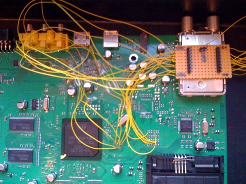 The Triax 405 VA with wires